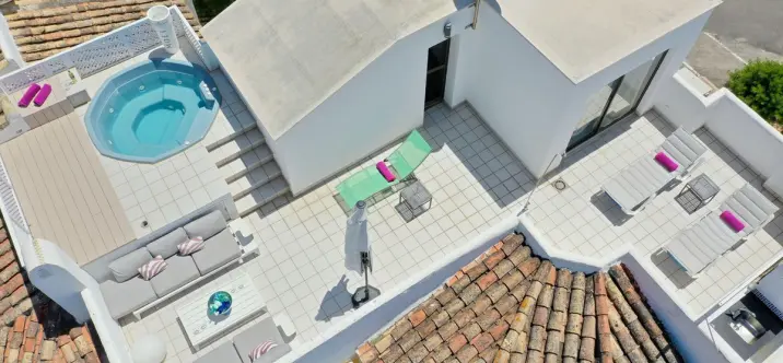 Long-term rent of penthouse in Elviria 1