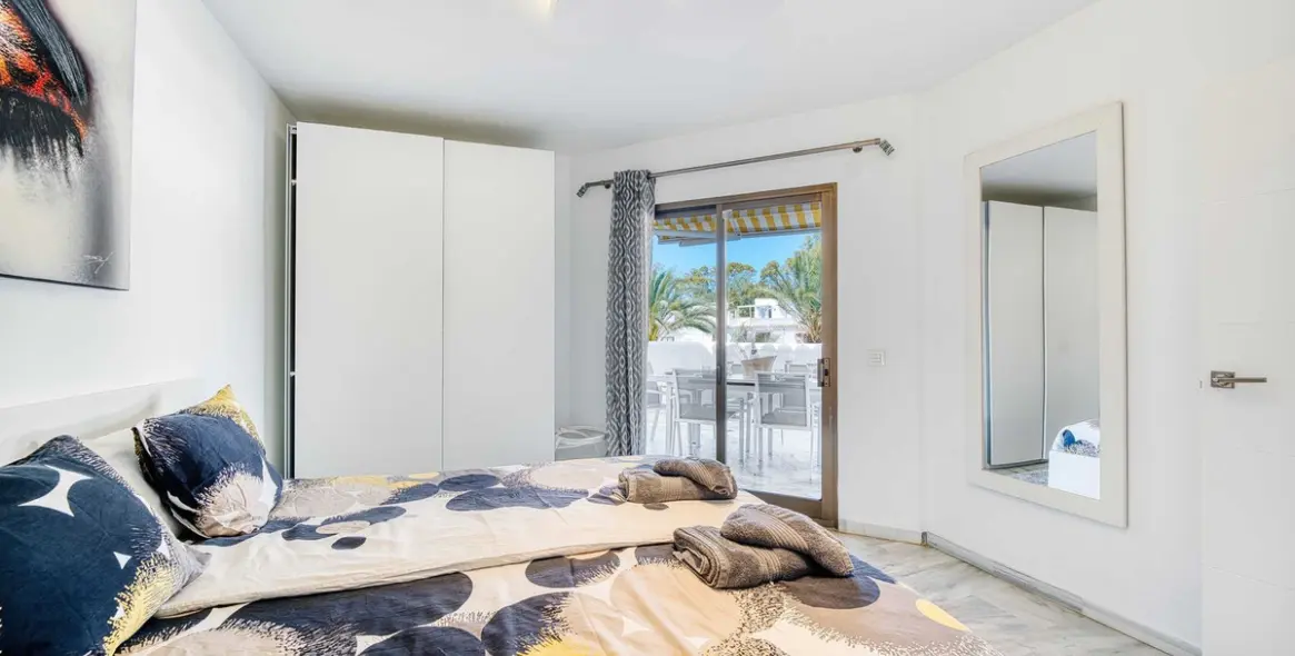 Long-term rent of penthouse in Elviria 22