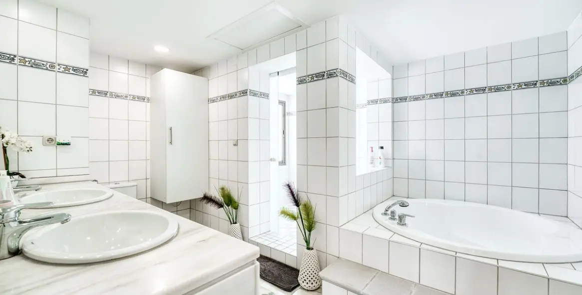 Long-term rent of penthouse in Elviria 30