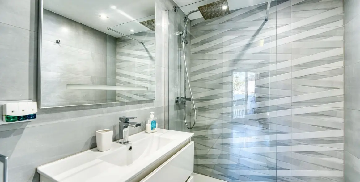 Long-term rent of penthouse in Elviria 31