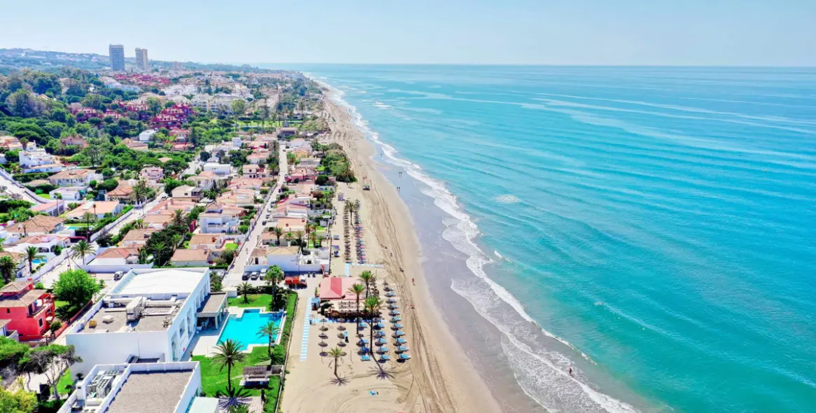 Long-term rent of penthouse in Elviria 32