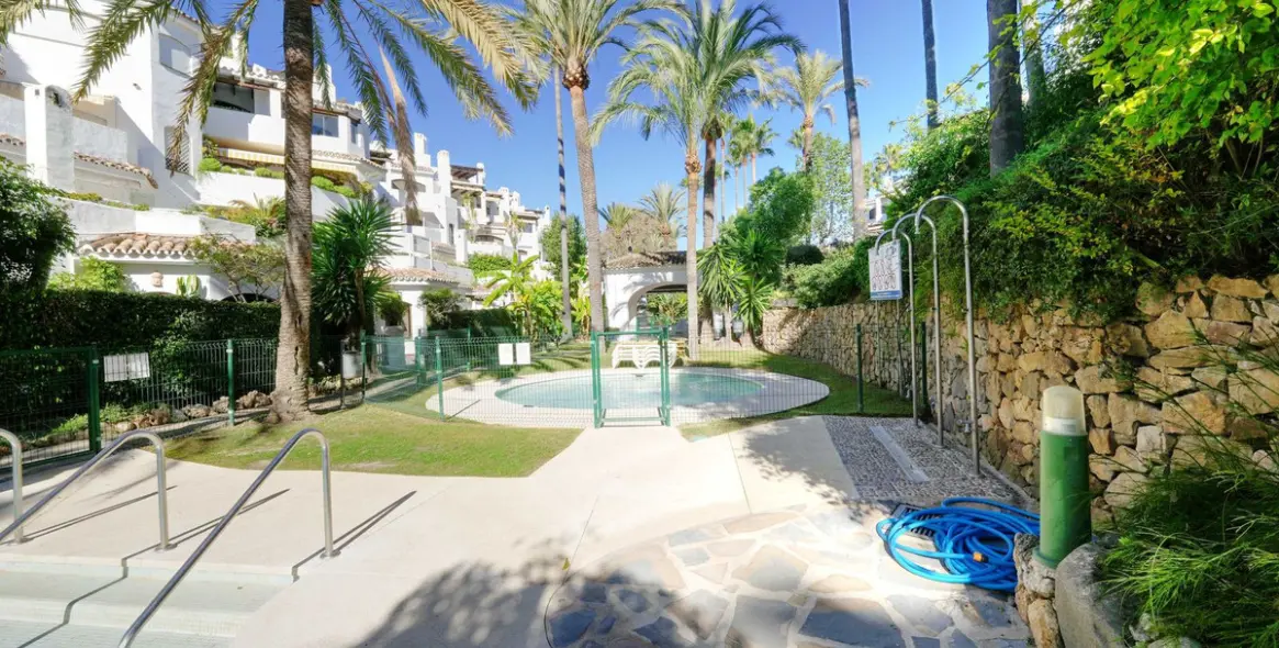 Long-term rent of penthouse in Elviria 39