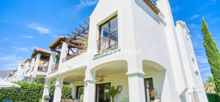 Sale of detached villa in Estepona 0