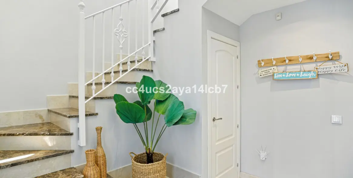 Продажа  отдельно стоящей виллы в Estepona 21