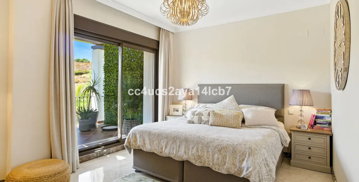 Продажа  отдельно стоящей виллы в Estepona 24