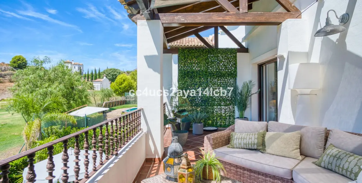 Продажа  отдельно стоящей виллы в Estepona 29