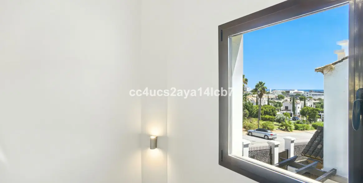 Продажа  отдельно стоящей виллы в Estepona 42