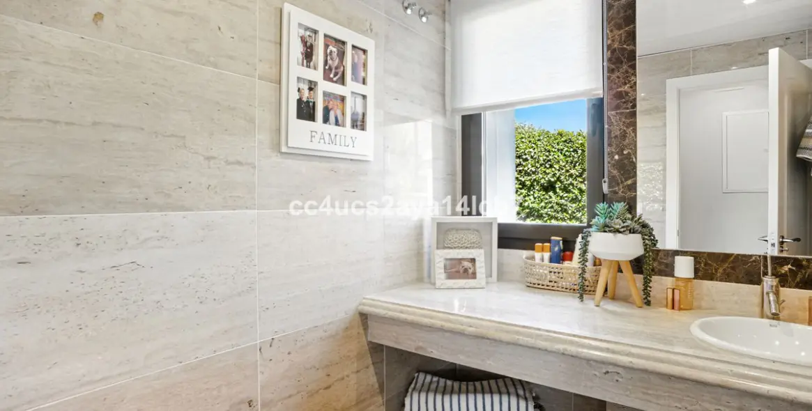 Продажа  отдельно стоящей виллы в Estepona 43