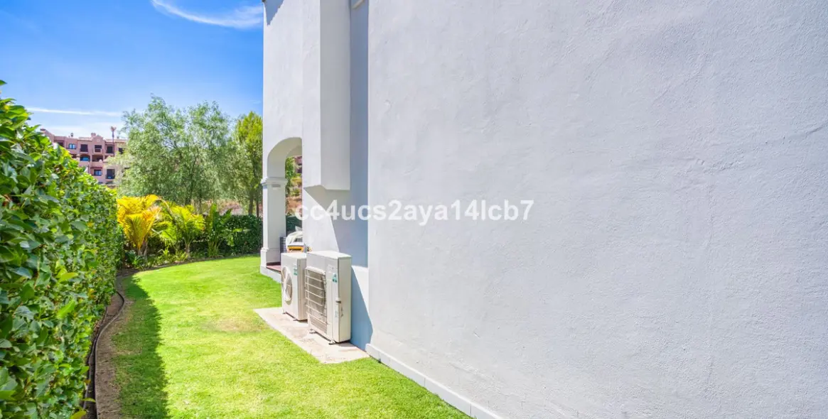 Продажа  отдельно стоящей виллы в Estepona 47