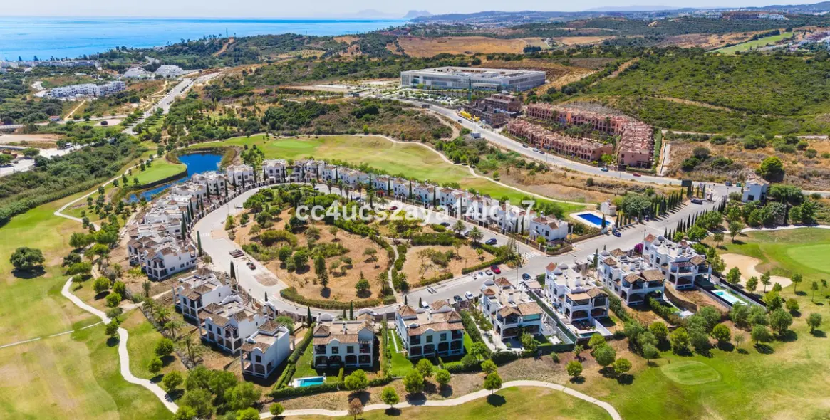 Продажа  отдельно стоящей виллы в Estepona 50