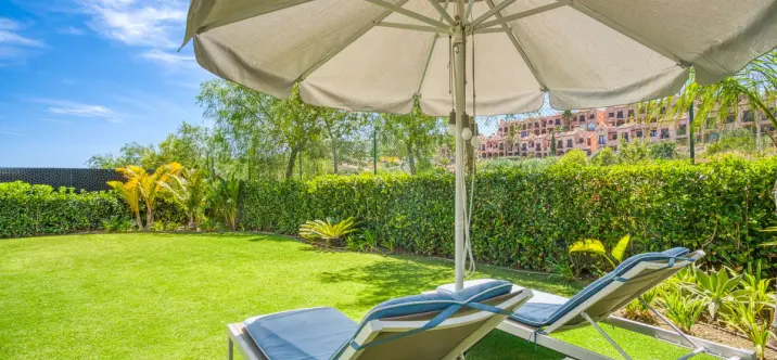 Sale of detached villa in Estepona 1