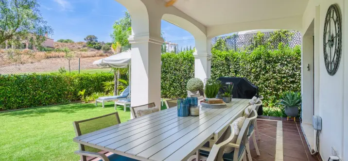 Sale of detached villa in Estepona 2