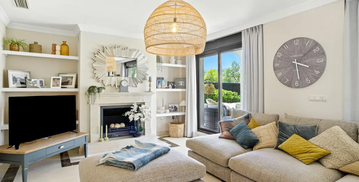 Sale of detached villa in Estepona 14