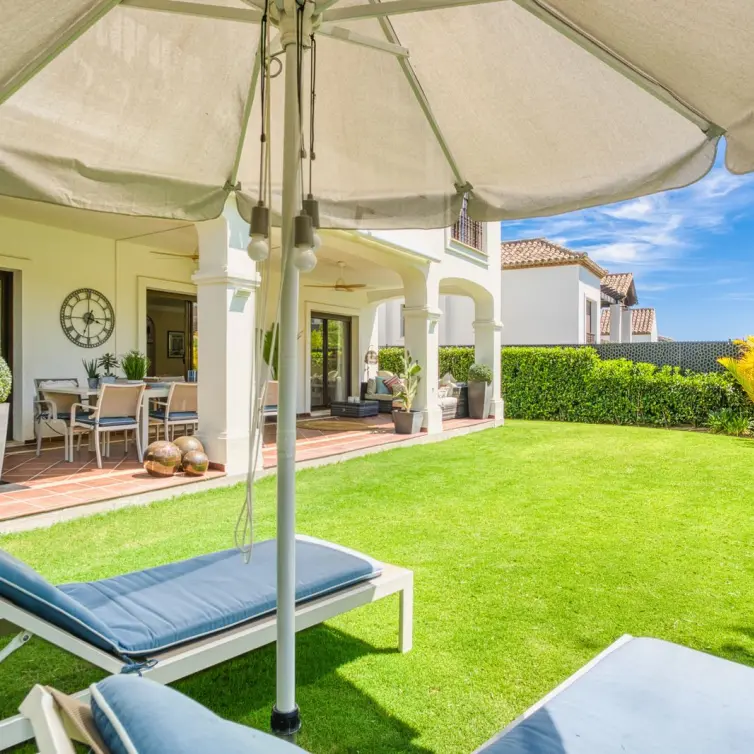 Venta de villa independiente en Estepona