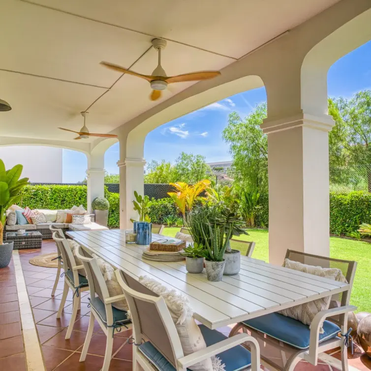 Venta de villa independiente en Estepona