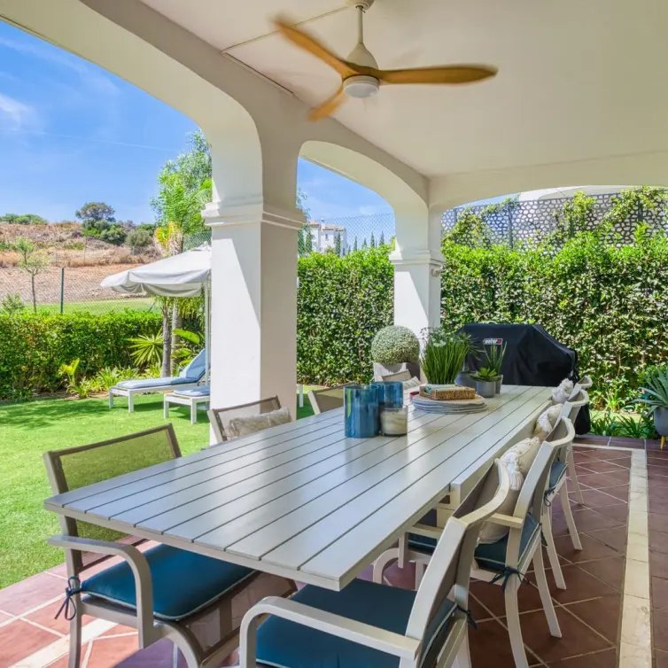 Venta de villa independiente en Estepona