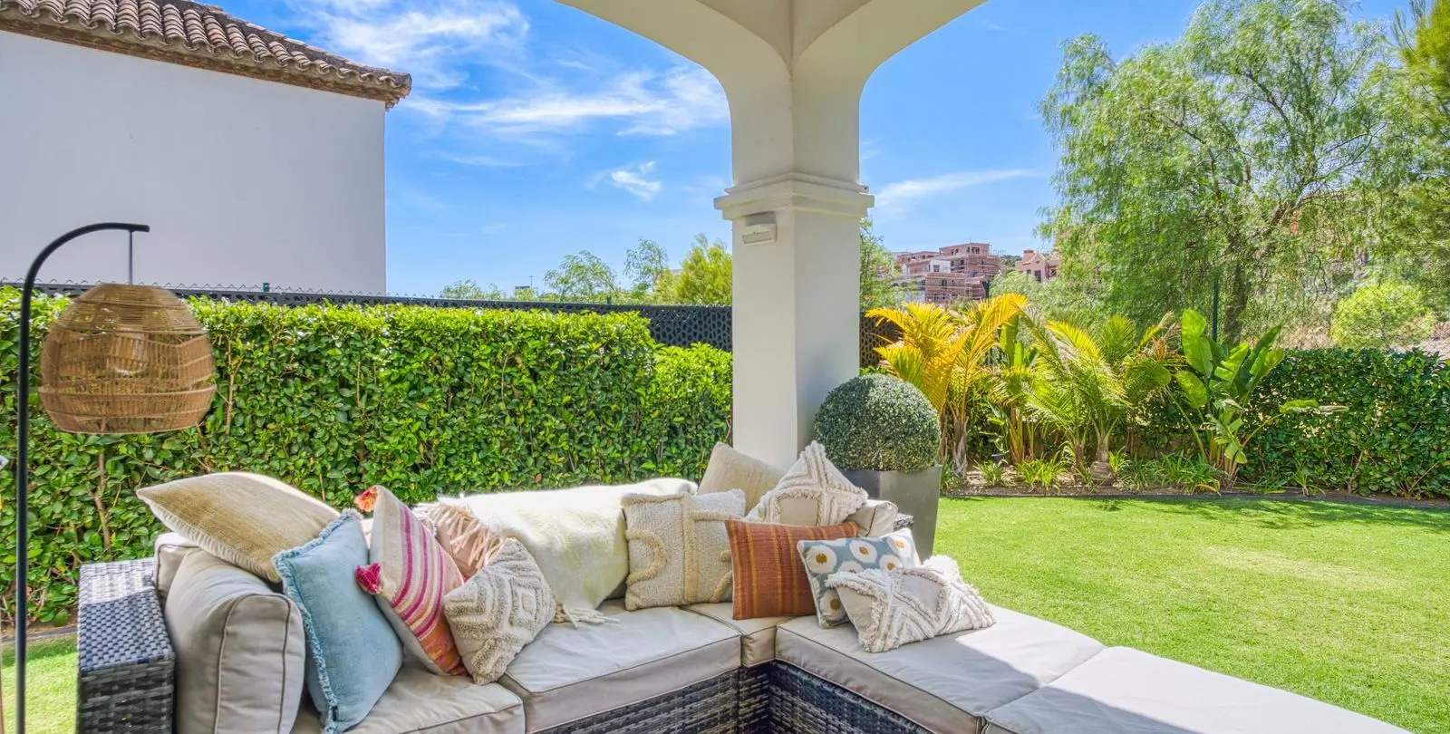 Продажа  отдельно стоящей виллы в Estepona 12