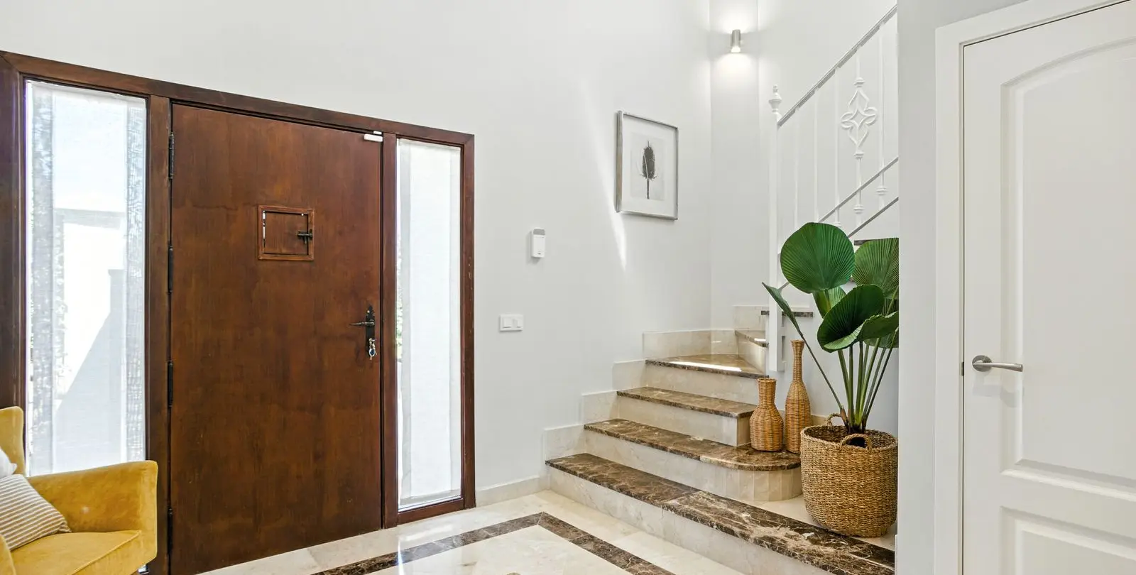 Продажа  отдельно стоящей виллы в Estepona 24