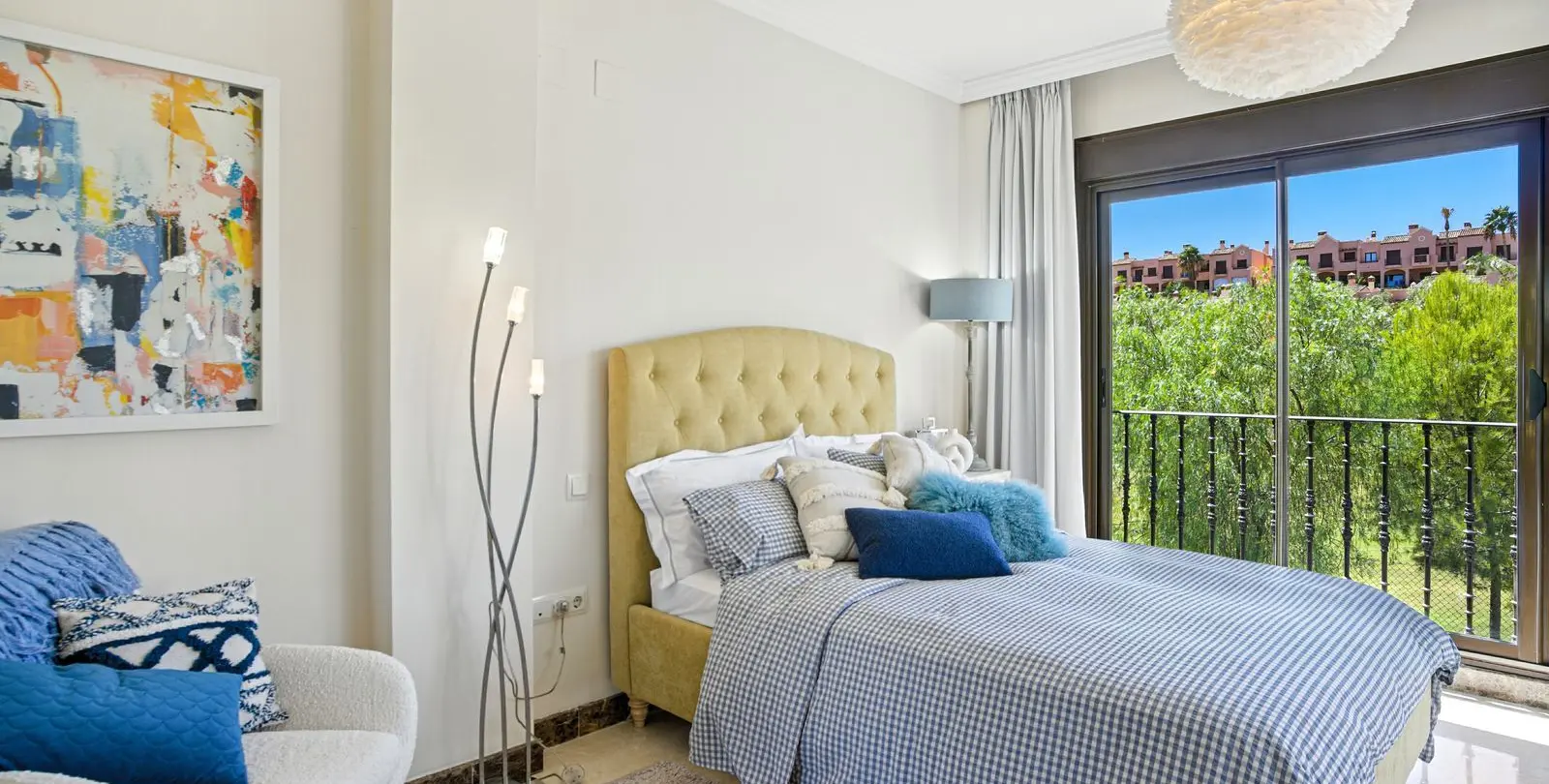 Продажа  отдельно стоящей виллы в Estepona 34