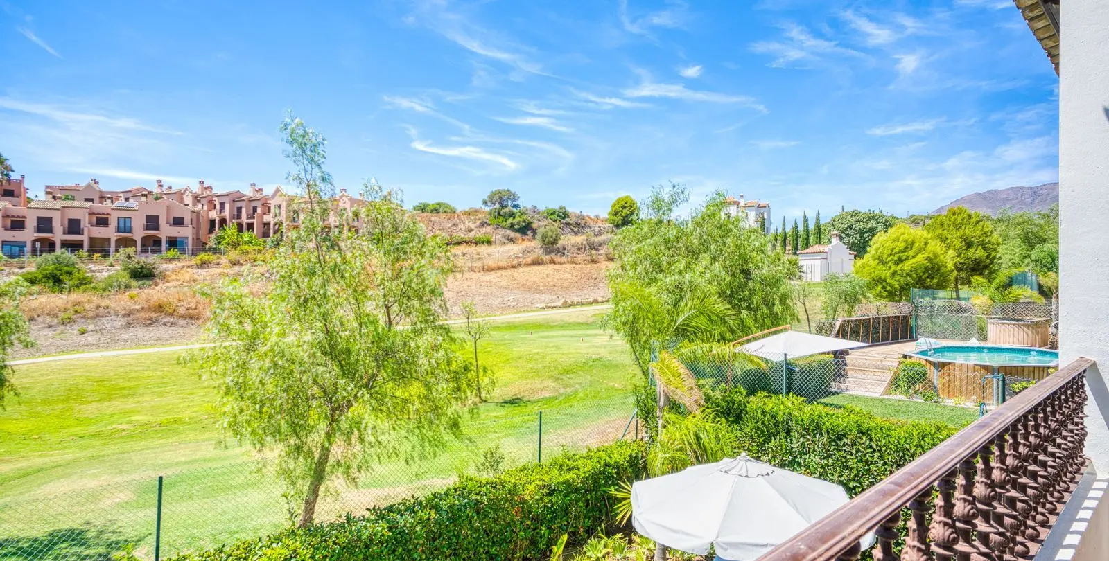 Продажа  отдельно стоящей виллы в Estepona 38