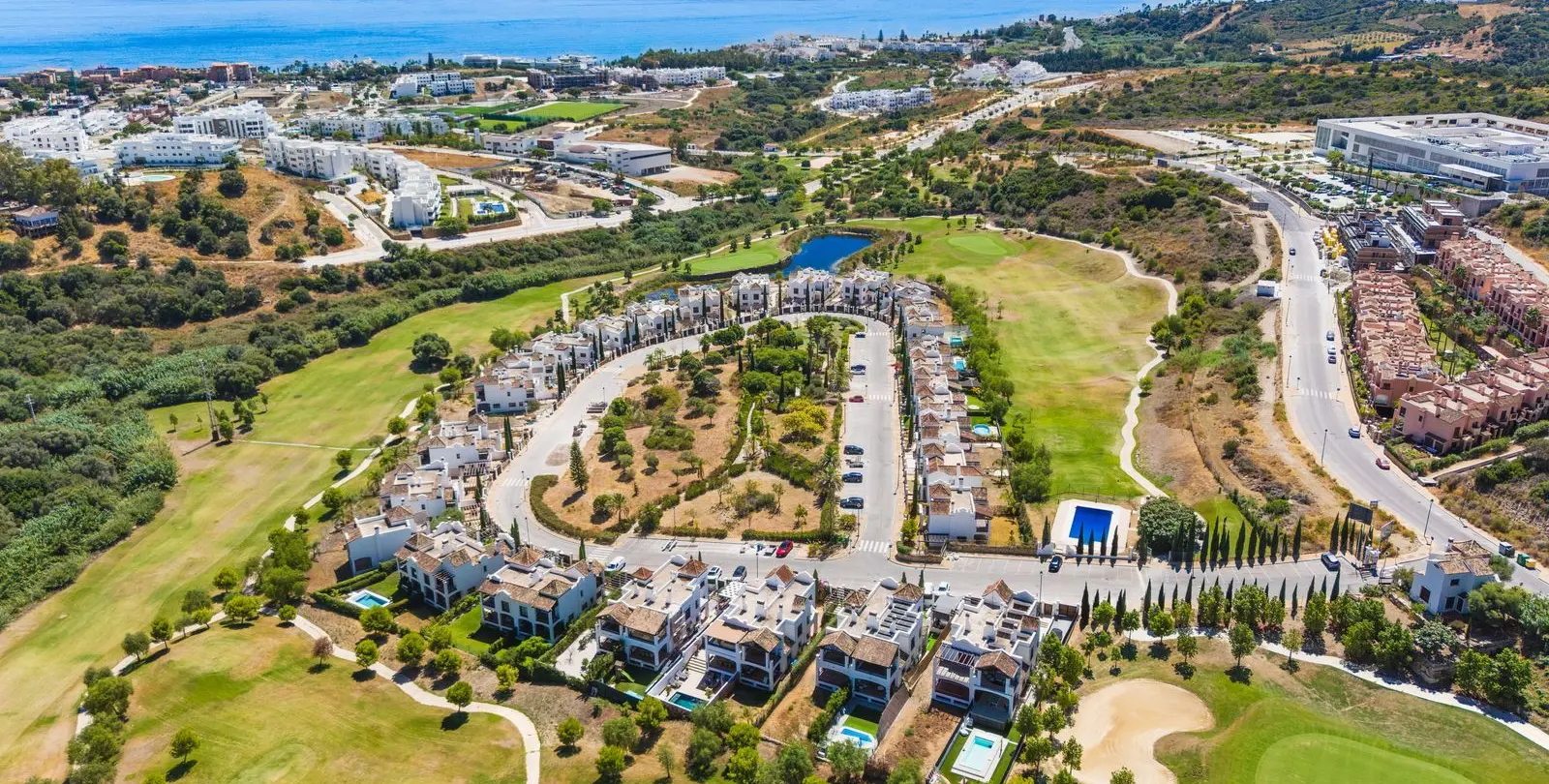 Продажа  отдельно стоящей виллы в Estepona 54