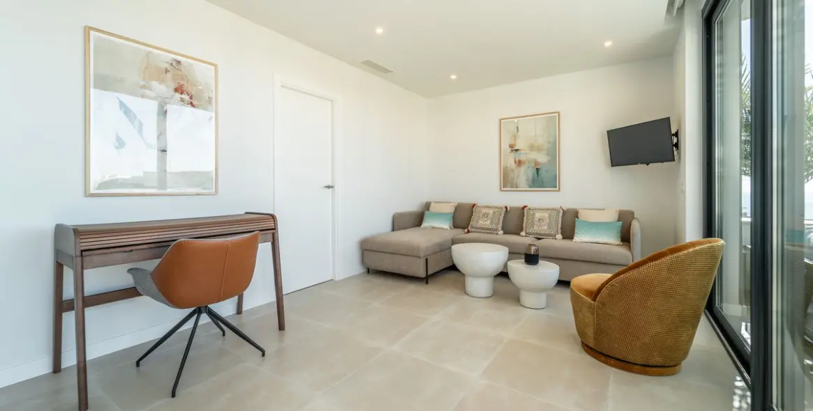 Sale of penthouse in Higueron 21