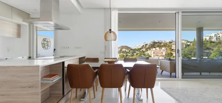 Sale of middle floor apartment in Benahavís 3