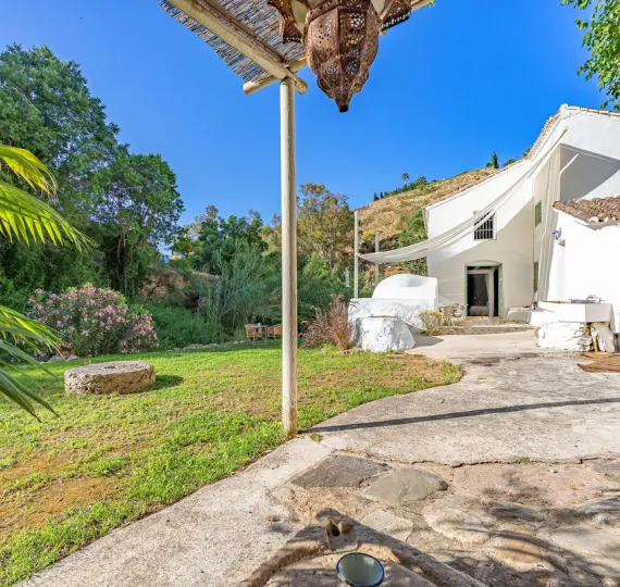 Sale of finca - cortijo in Coín
