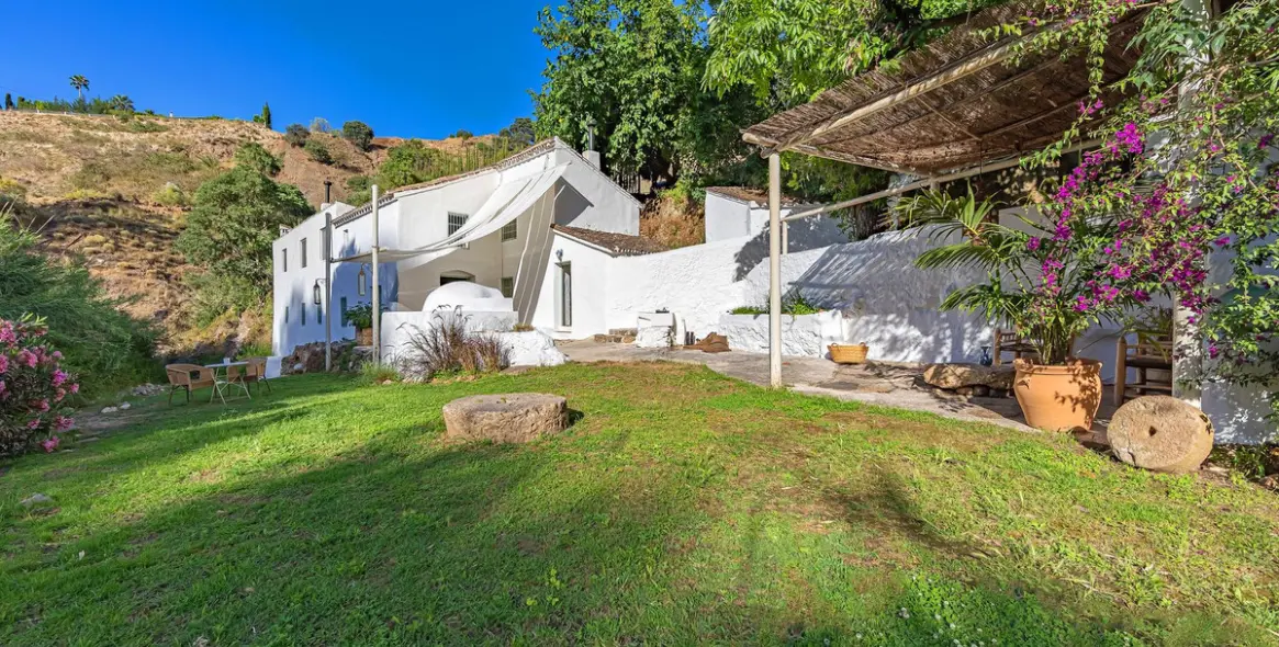 Sale of finca - cortijo in Coín 14