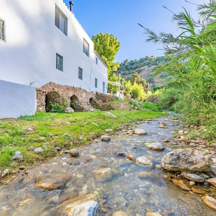 Venta de finca - cortijo en Coín