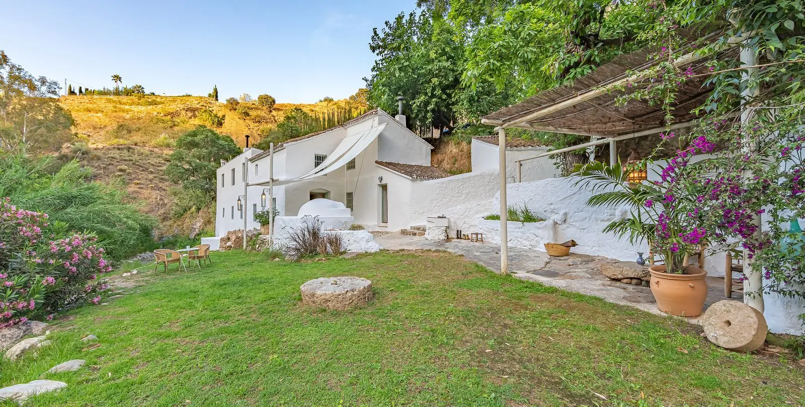 Sale of finca - cortijo in Coín 13