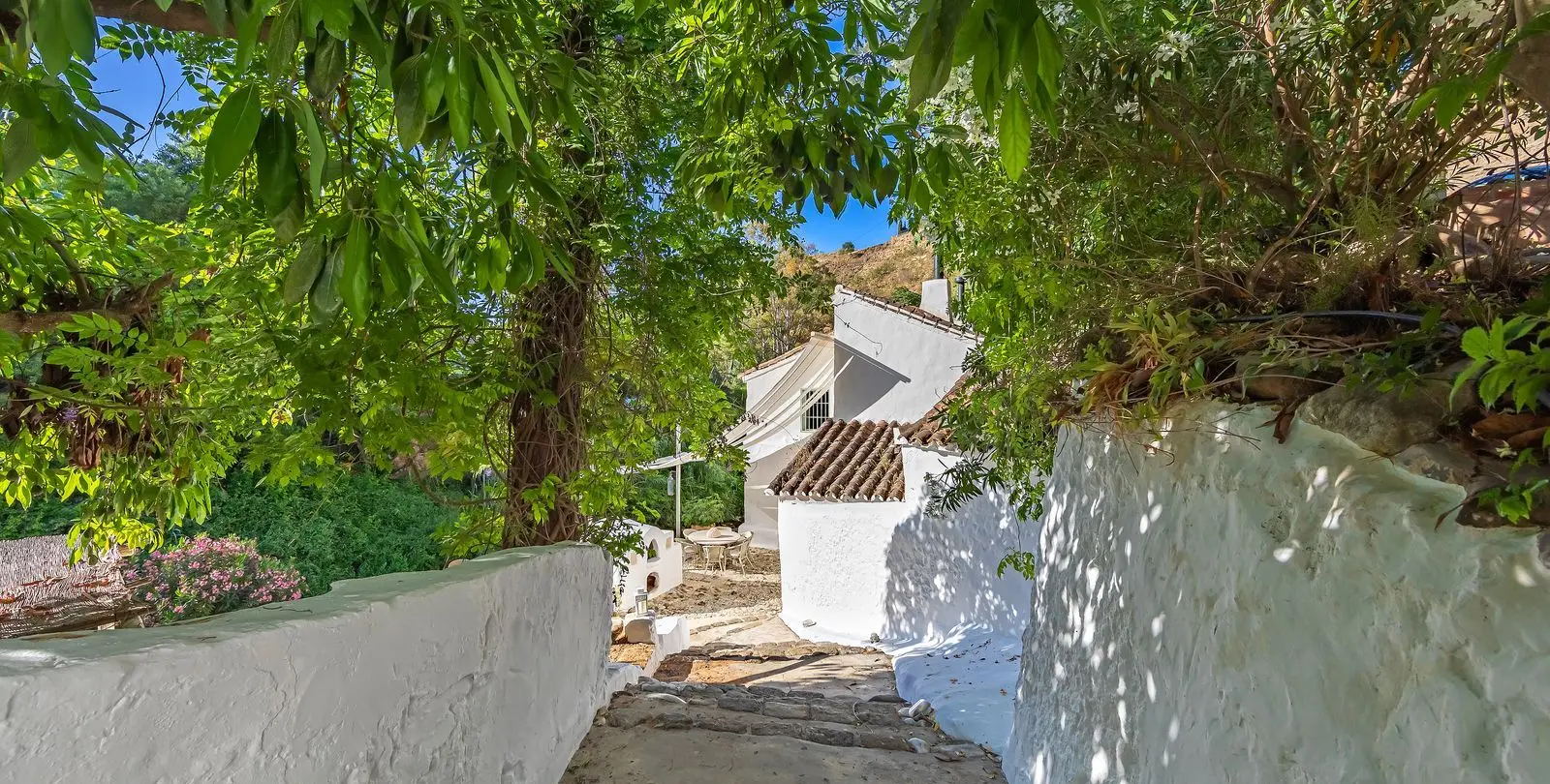Sale of finca - cortijo in Coín 21
