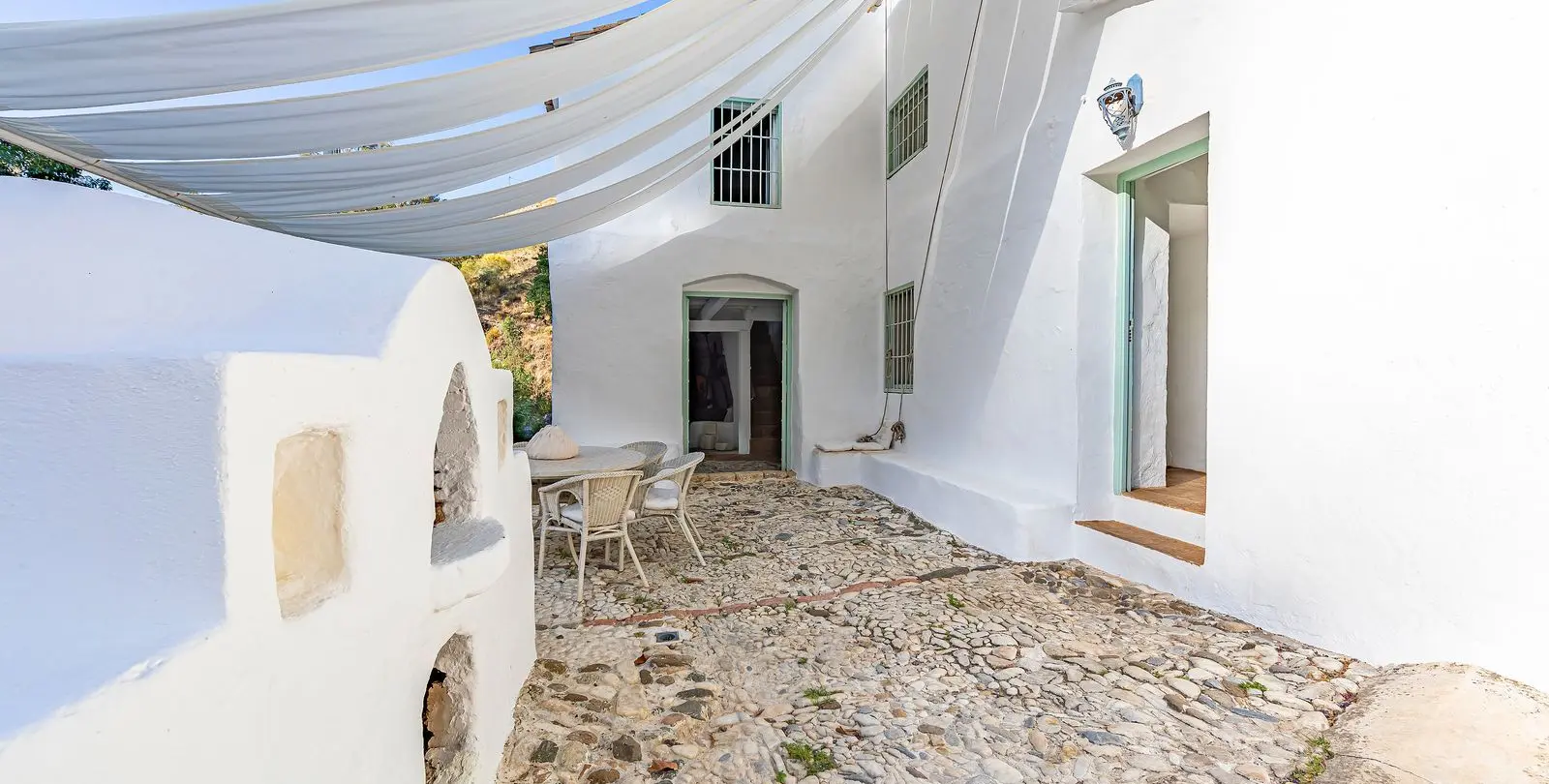 Sale of finca - cortijo in Coín 18