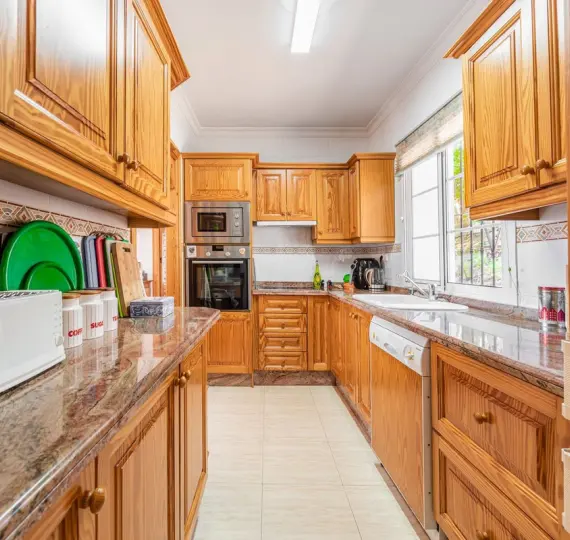 Sale of detached villa in Nerja