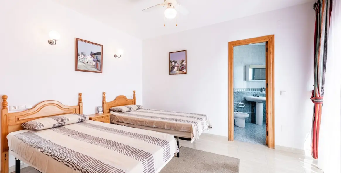 Продажа  отдельно стоящей виллы в Nerja 11