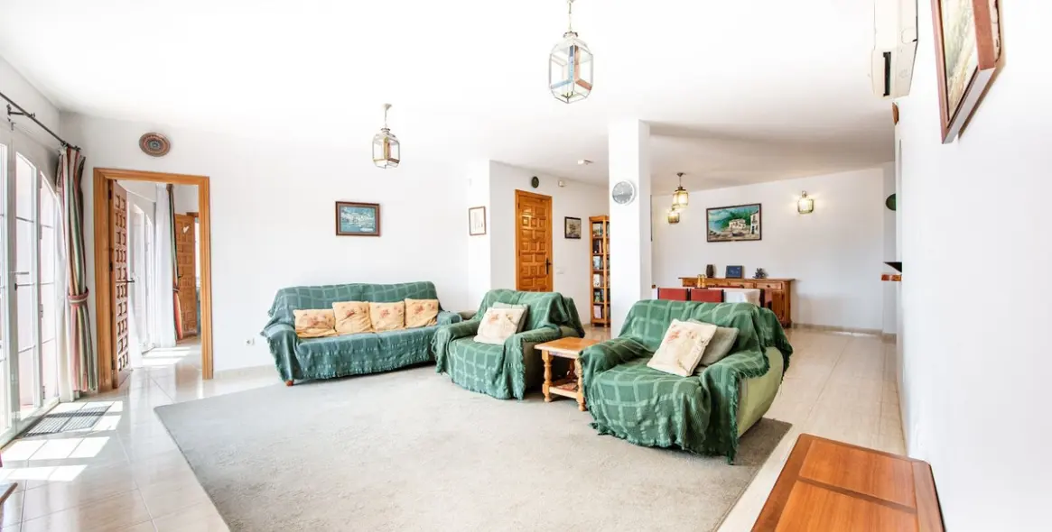 Продажа  отдельно стоящей виллы в Nerja 14