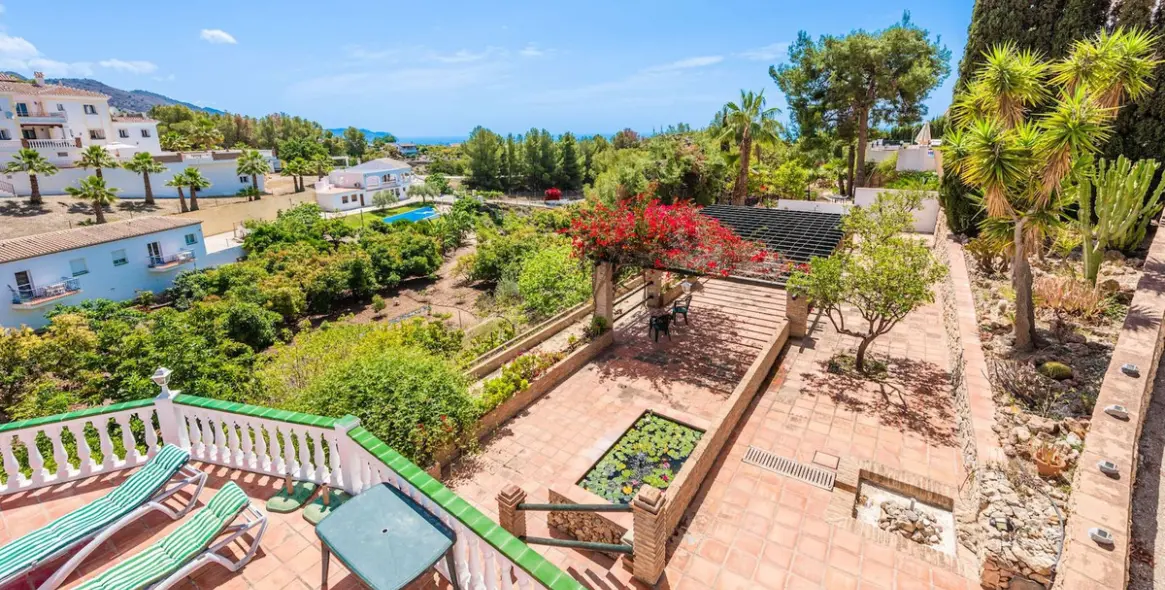 Продажа  отдельно стоящей виллы в Nerja 19