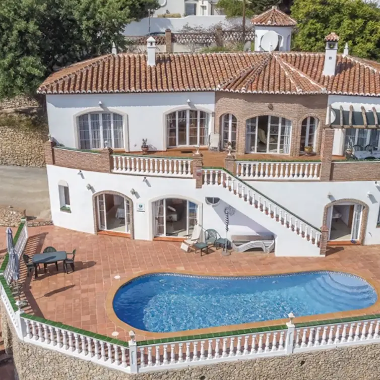 Venta de villa independiente en Nerja