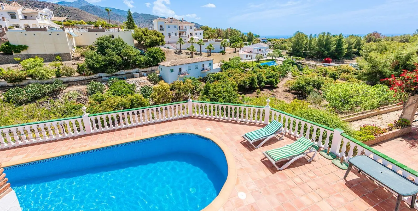 Venta de villa independiente en Nerja 2