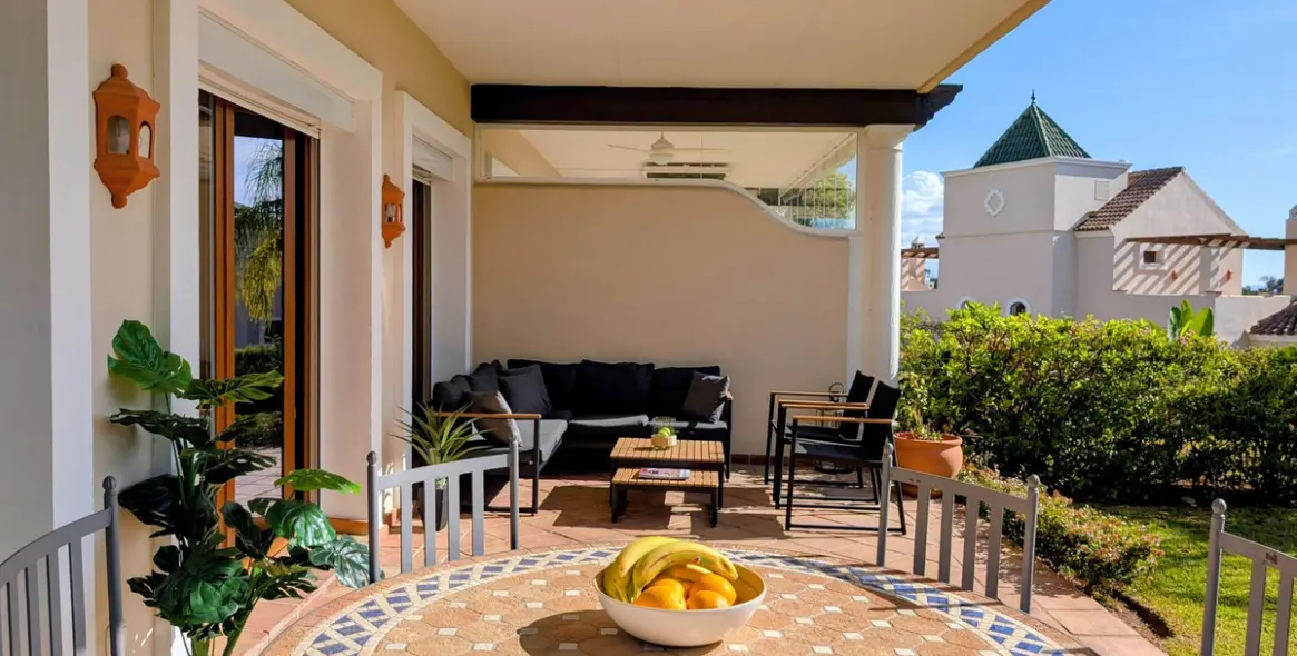 Продажа дома на две семьи в El Paraiso 8