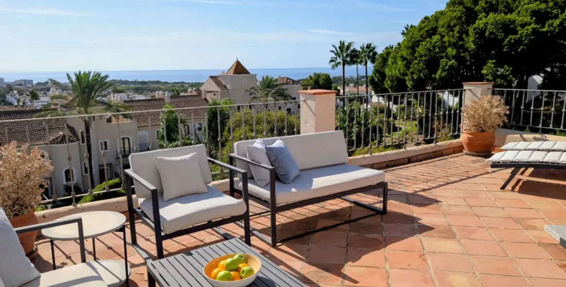 Продажа дома на две семьи в El Paraiso 12