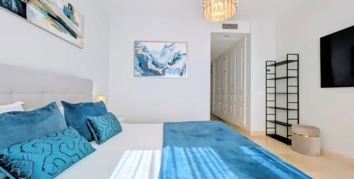 Продажа дома на две семьи в El Paraiso 26