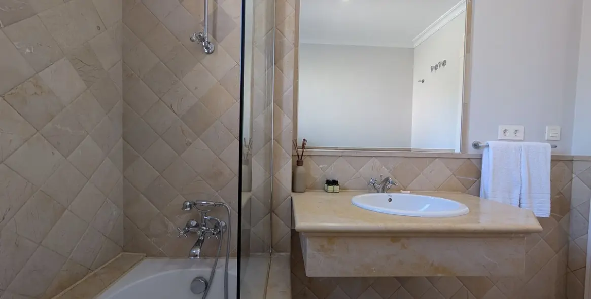 Продажа дома на две семьи в El Paraiso 34