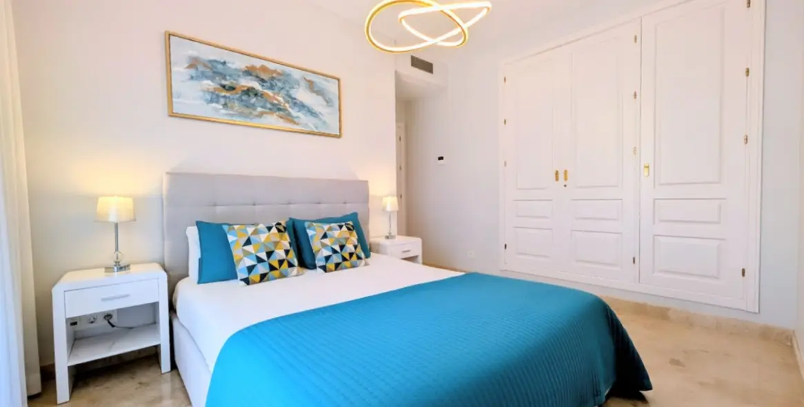 Продажа дома на две семьи в El Paraiso 35