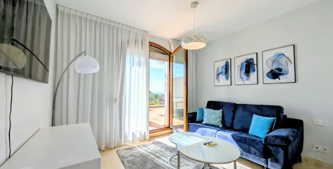 Продажа дома на две семьи в El Paraiso 39