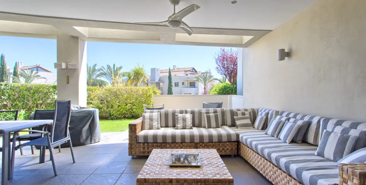 Venta de apartamento en planta baja en The Golden Mile 1