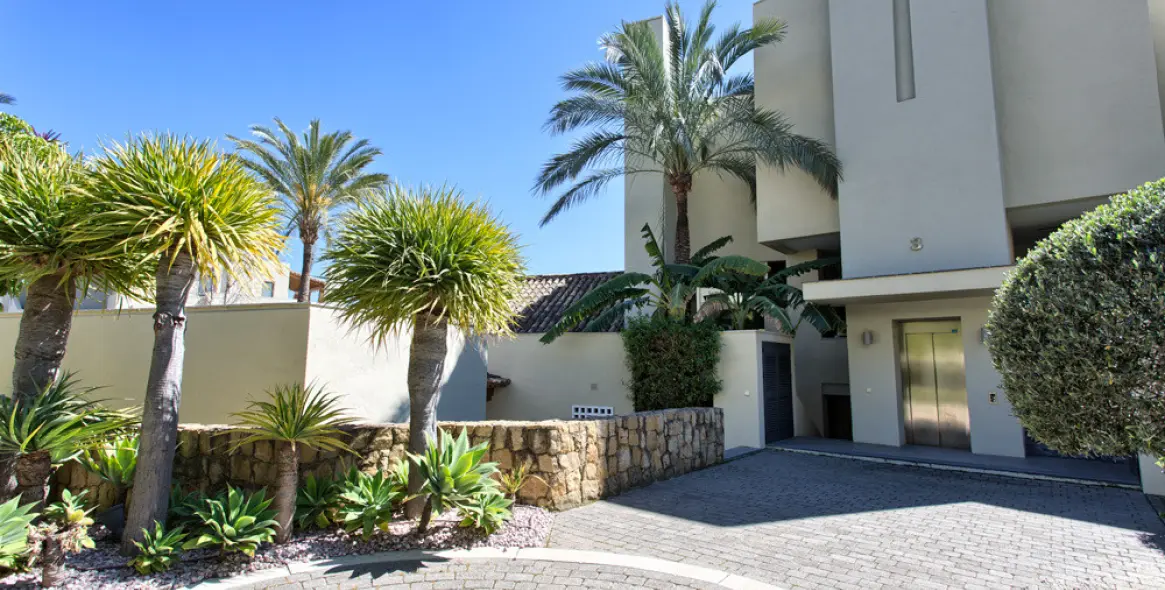 Venta de apartamento en planta baja en The Golden Mile 7