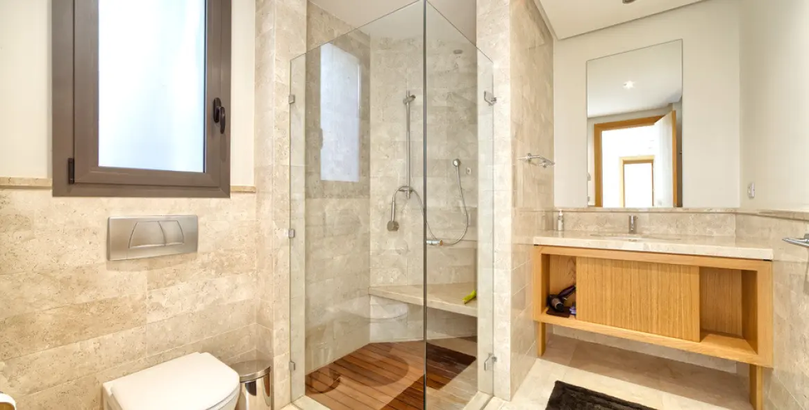 Venta de apartamento en planta baja en The Golden Mile 8