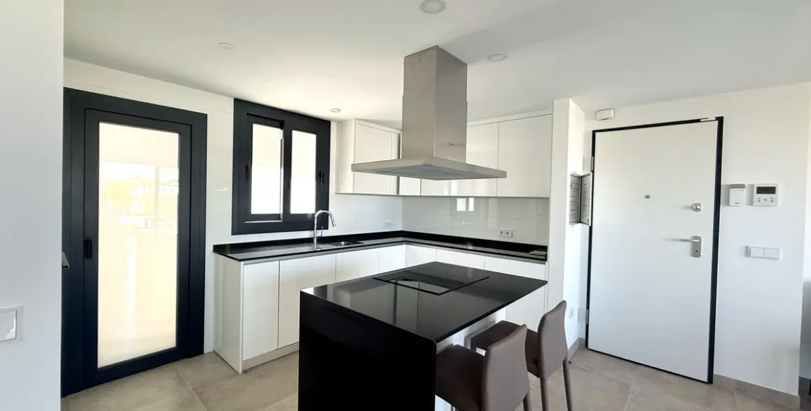 Alquiler a largo plazo de apartamento en planta baja en Atalaya 2