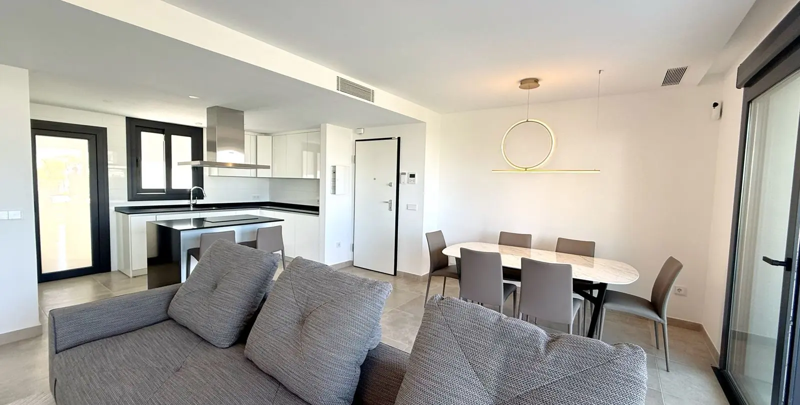 Long-term rent of ground floor apartment in Atalaya 3